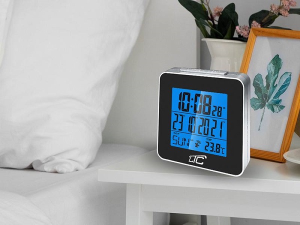 LXSTP04C LTC Modinātājs ar  termometru, melns.